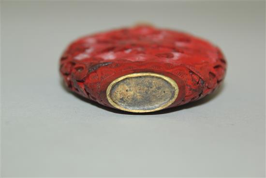 A Chinese cinnabar lacquer flask shaped snuff bottle, 1800-1900, 7.5cm